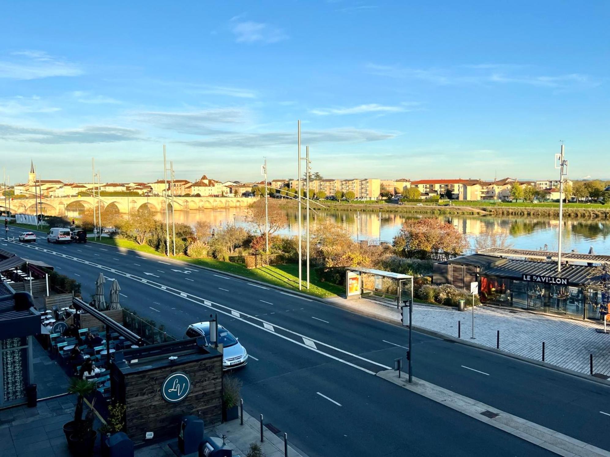 Les Rives De Saone - Balneotherapie Mâcon Buitenkant foto